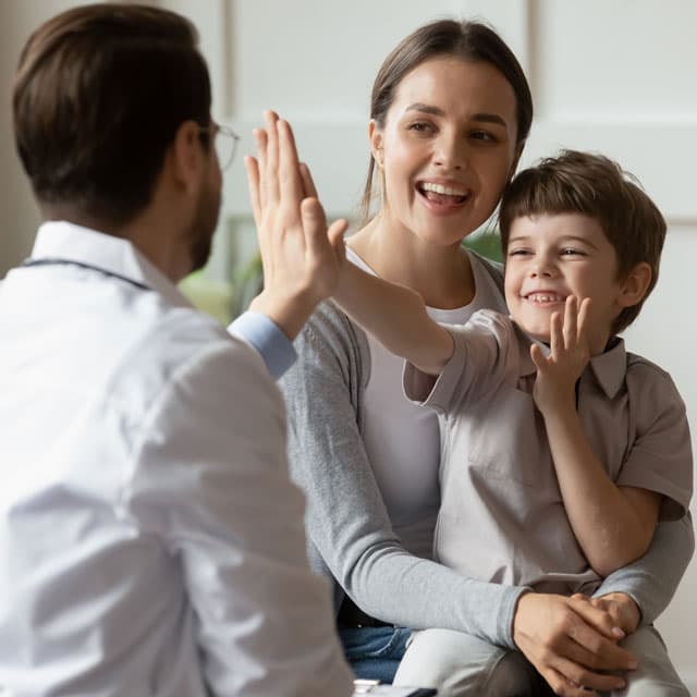 Consulta de pediatría de la clínica Santiago Salud en Santiago de Compostela